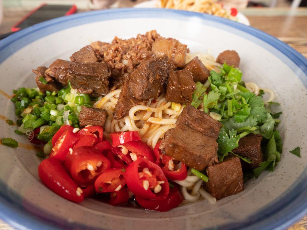spicy-bowl-of-dan-dan-noodles-in-chengdu-1024x768